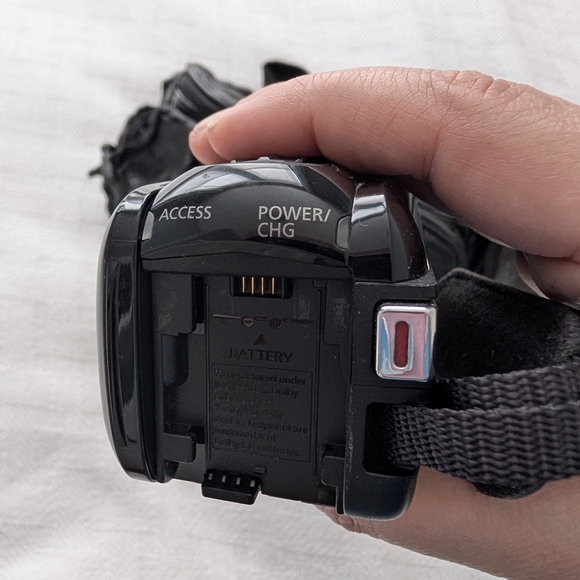 Canon VIXIA HF R800 Camcorder Black - Picture 8 of 9